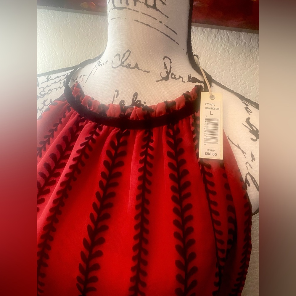 Elegant Red and Black Women's Top NWT - Picture 3 of 3